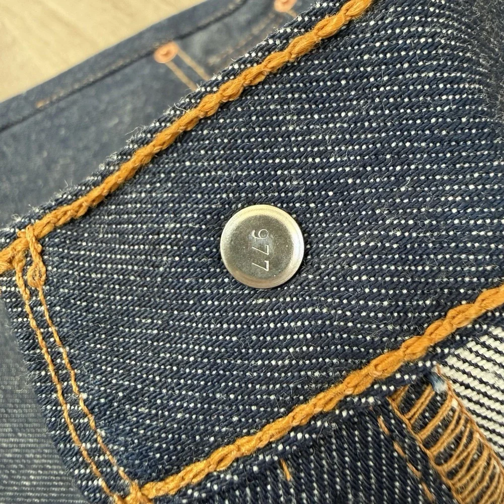 VTG Levis 501XX Shrink To Fit Jeans 35x33 Deadstock Raw Denim 2001 NOS 501 0000